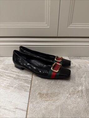 Gucci Black Patent Leather Flats with Red and Green Web